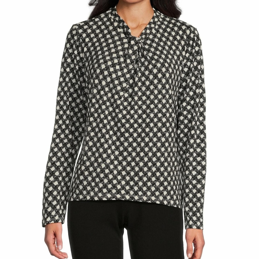 Investments Elegant Black and White Women's Top